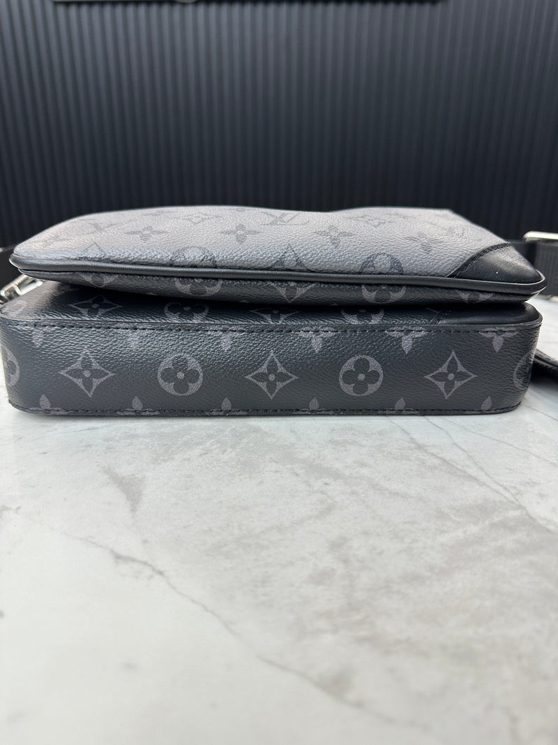 Trio monogram Messenger