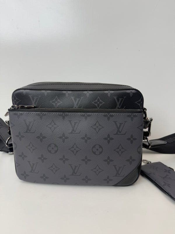 Trio monogram Messenger