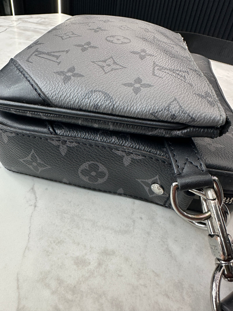 Trio monogram Messenger