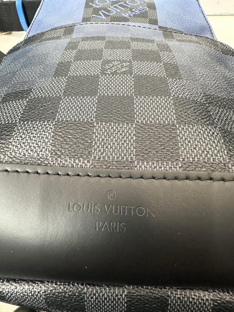 Louis Vuitton
Avenue Sling Bag Limited Edition Damier Graphite