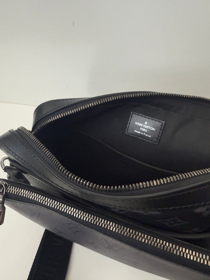 Trio monogram Messenger