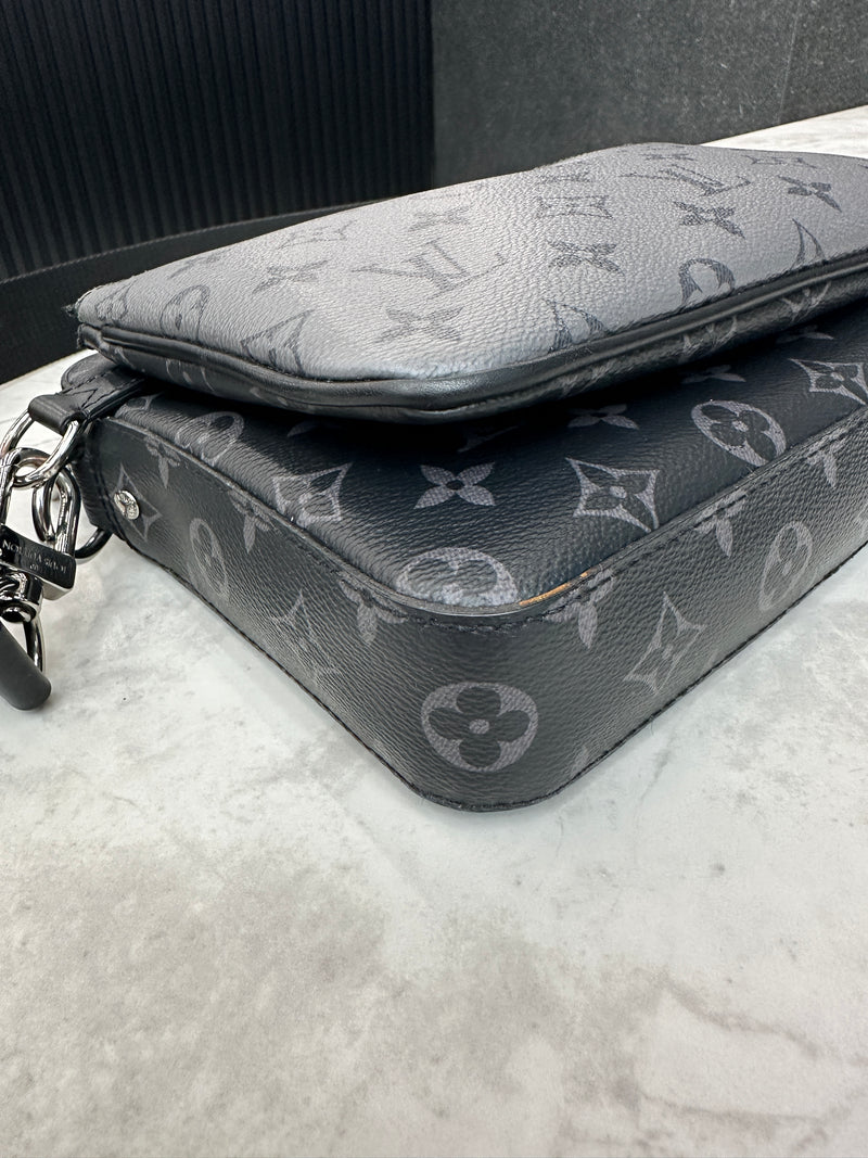 Trio monogram Messenger