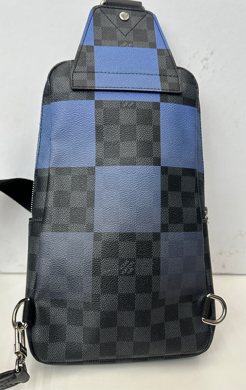 Louis Vuitton
Avenue Sling Bag Limited Edition Damier Graphite