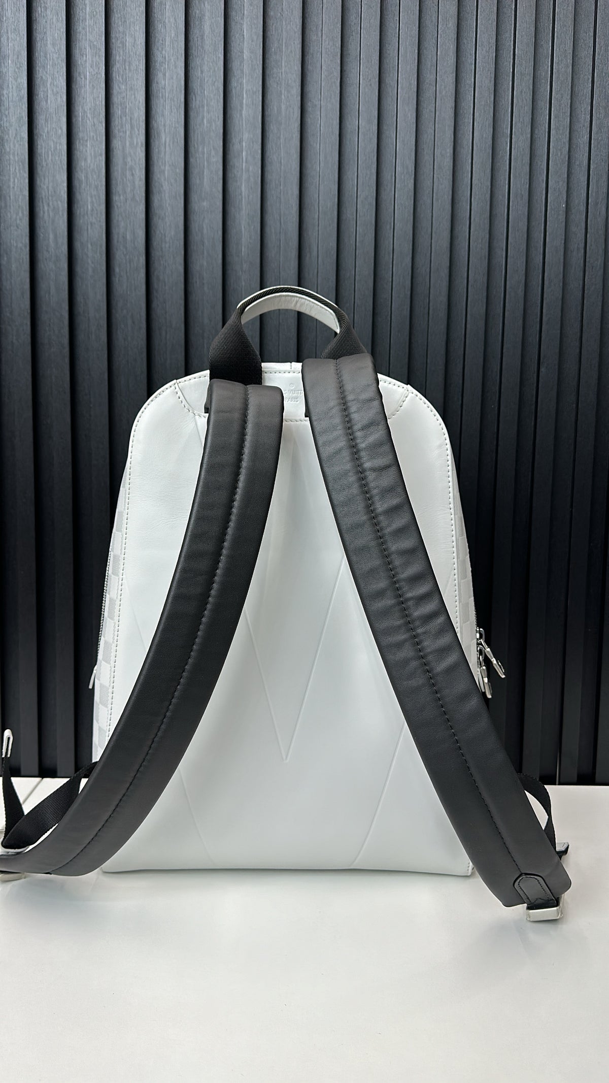 Louis Vuitton Men's Damier Infini Backpack in white – Rareclozet