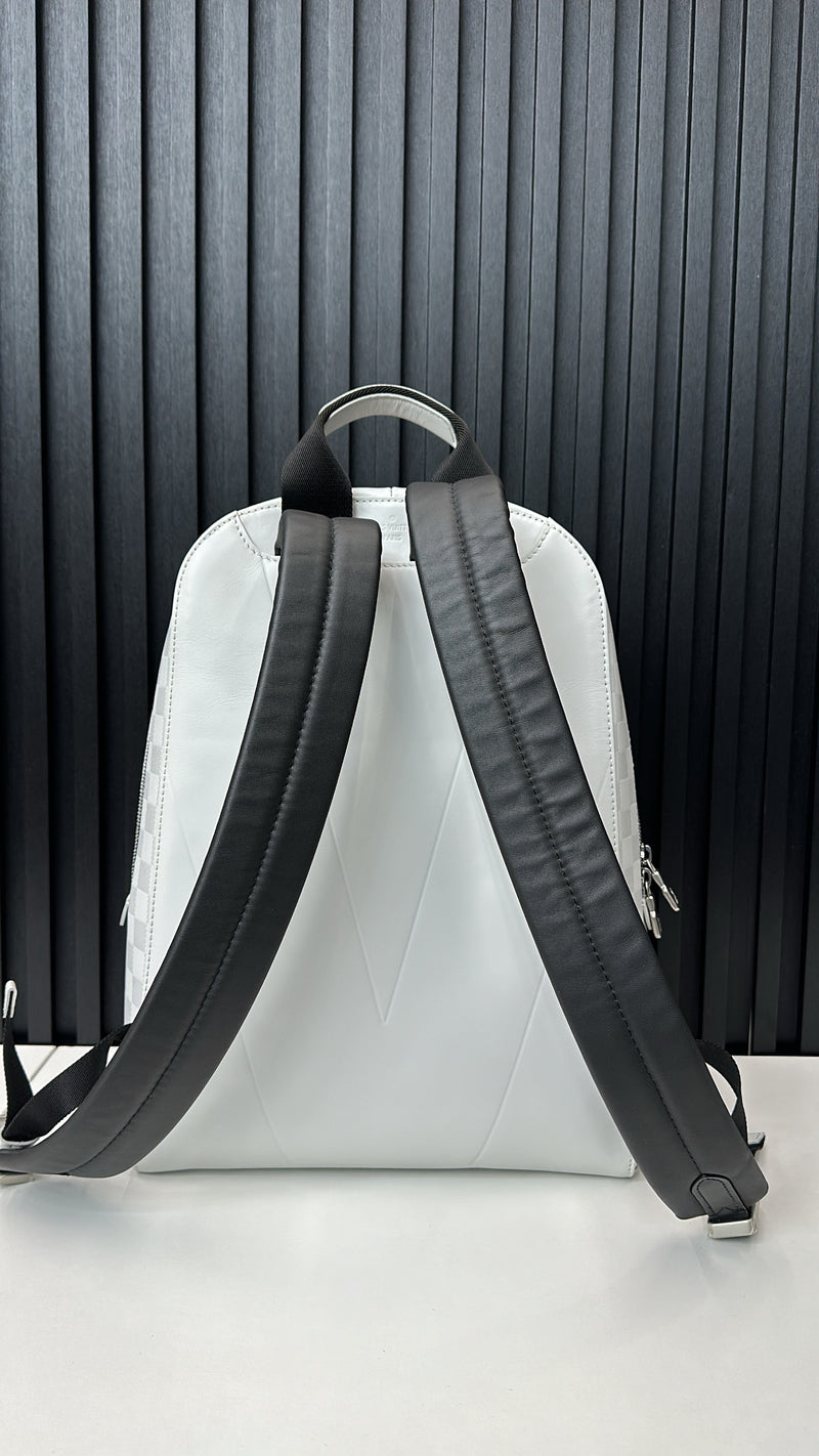Louis Vuitton Men's Damier Infini Backpack in white – Rareclozet