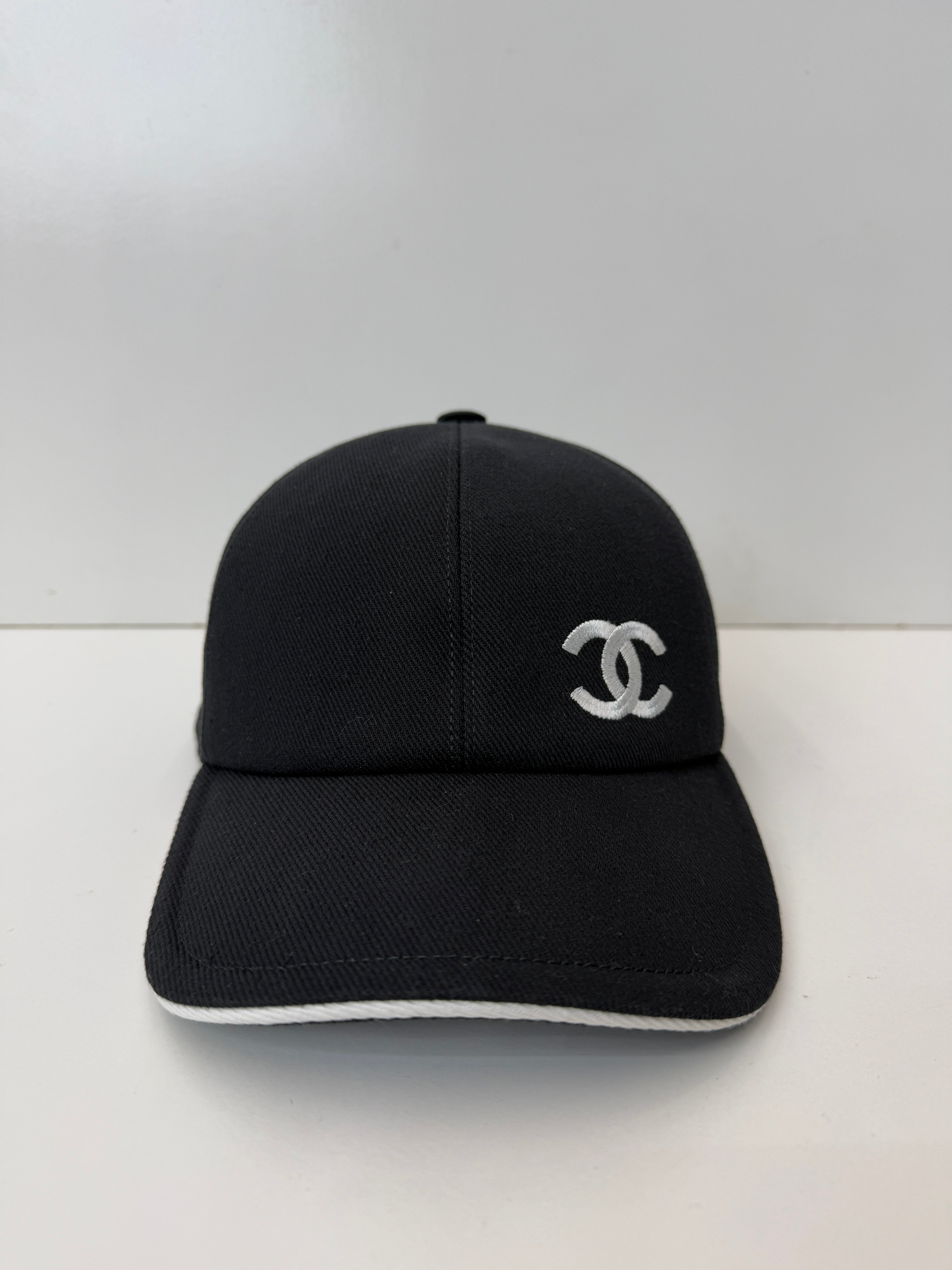 BLACK CHANEL COTTON CAP – Rareclozet