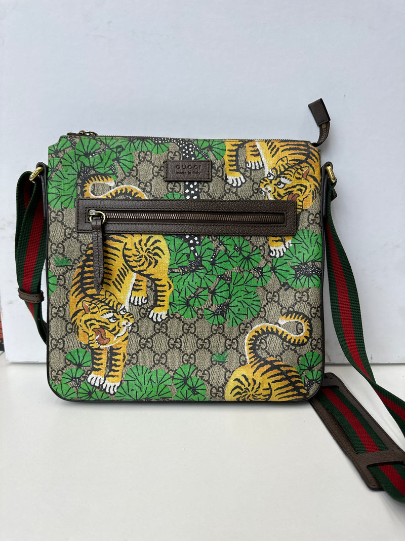 Gucci Bengal Tiger Supreme messenger Crossbody bag