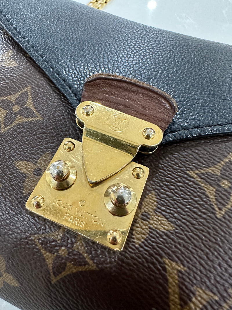 LV Palas Chain Shoulder bag