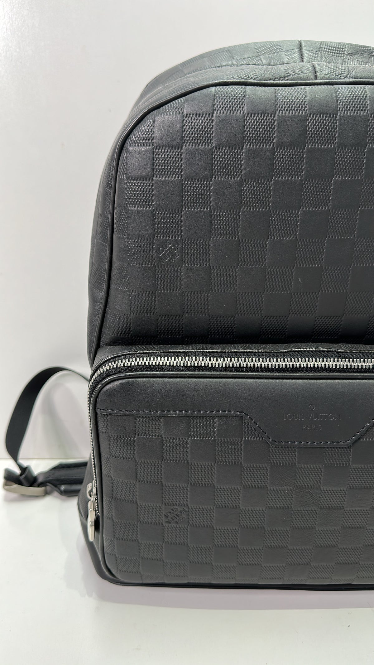 louis vuitton campus backpack n40094 Louis Vuitton Men's Damier Infini Backpack in Black – Rareclozet