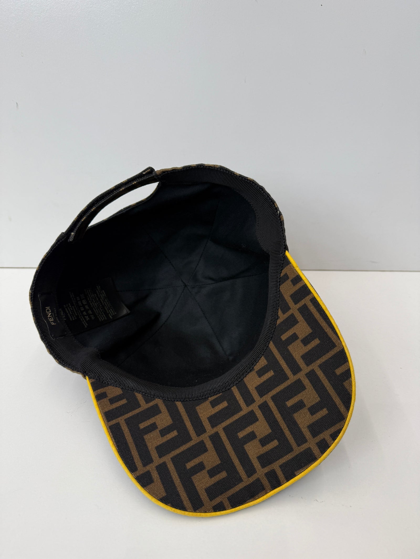 Auth FENDI FXQ768 Zucca Baseball cap hat cap Canvas yellow Fendi Logo Cap Leather Yellow 58 – STYLISHTOP main image 2