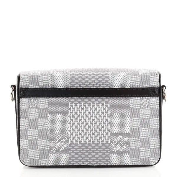 Studio Messenger Bag Limited Edition Damier Graphite 3D